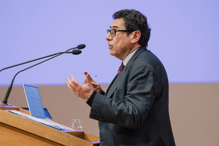 Philippe Aghion during lecture at the Collège de France